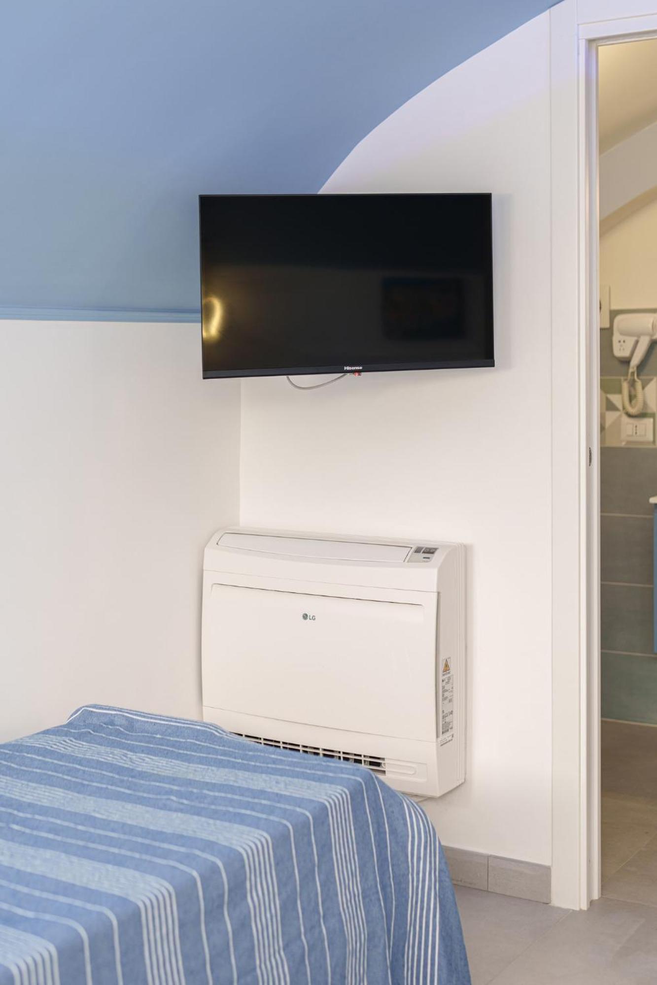 Le Rondinelle Rooms Procida Eksteriør billede